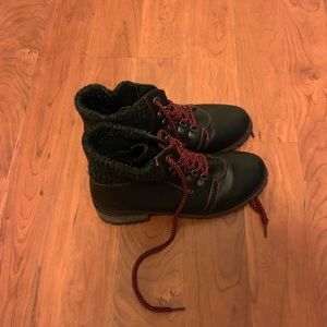 Black fashion hiking boots